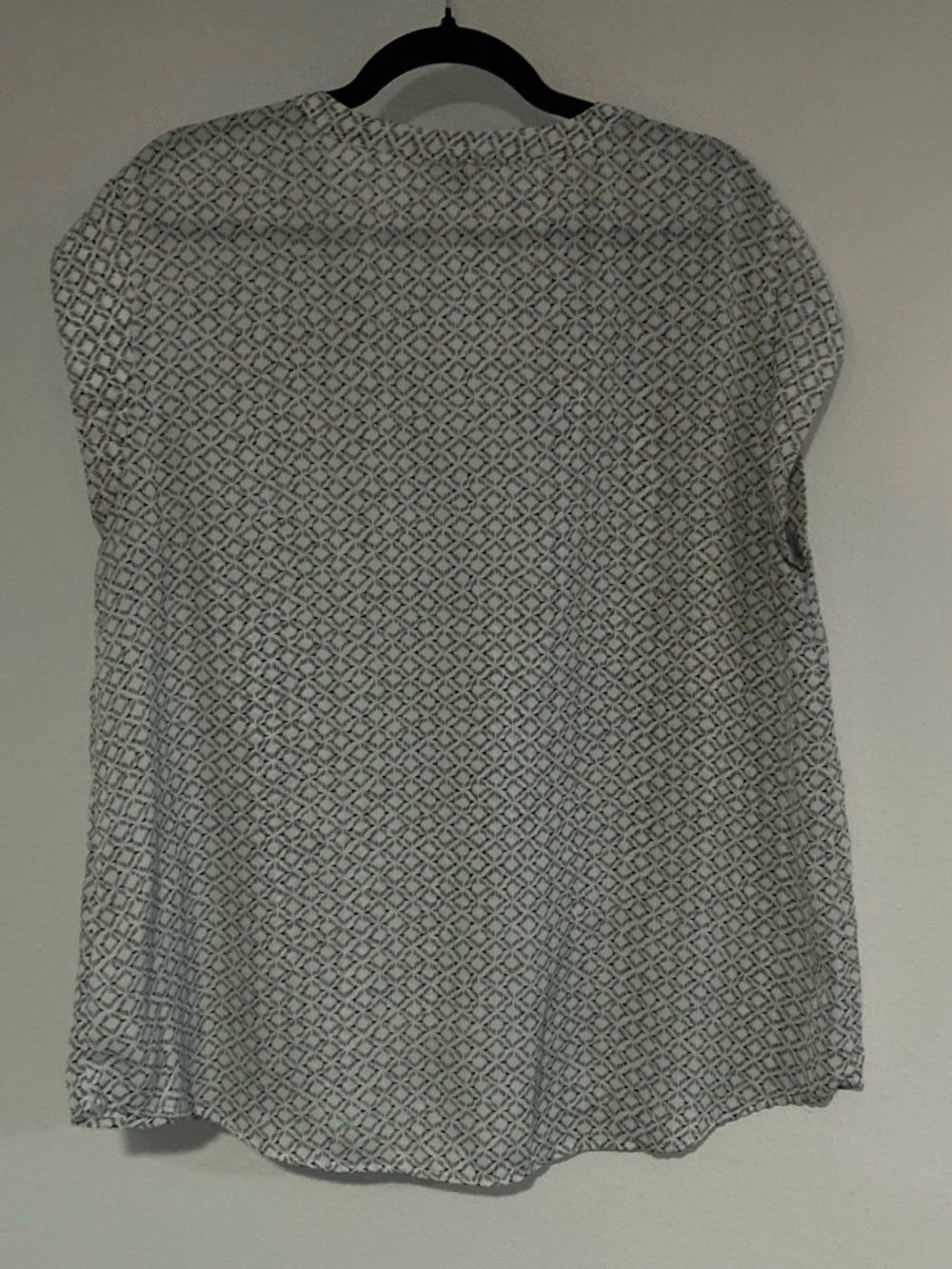 Hilary Radley Black and White Geometric Cap-Sleeve Blouse - Picture 3 of 3